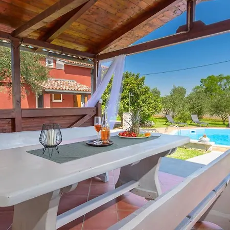 Villa Charming Stone Carla Near The Sea And Town By Wiibuk Pula
