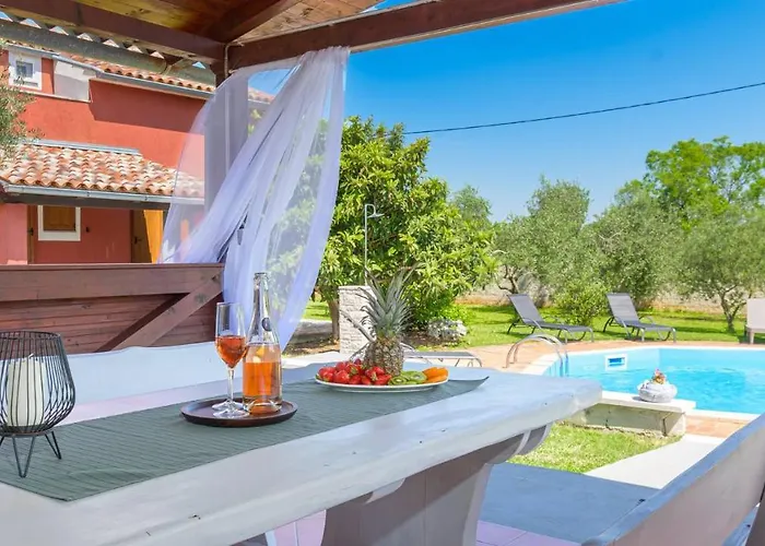 Charming Stone Carla Near The Sea And Town By Wiibuk * Pula