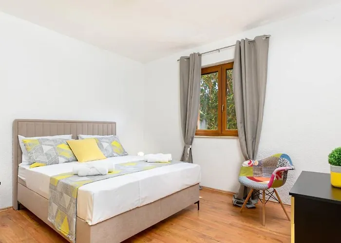 Charming Stone Carla Near The Sea And Town By Wiibuk * Pula