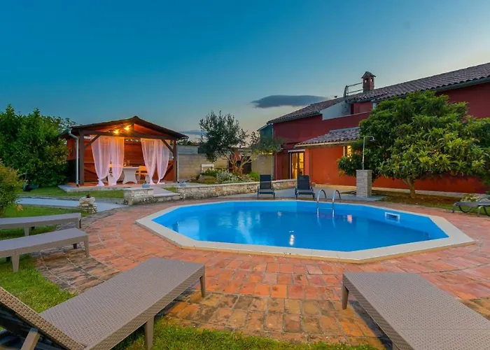 Charming Stone Carla Near The Sea And Town By Wiibuk Pula