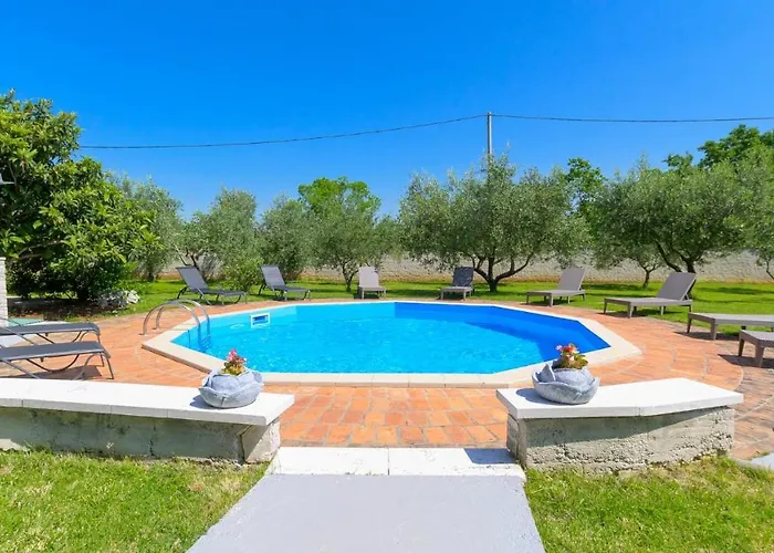 Charming Stone Carla Near The Sea And Town By Wiibuk * Pula