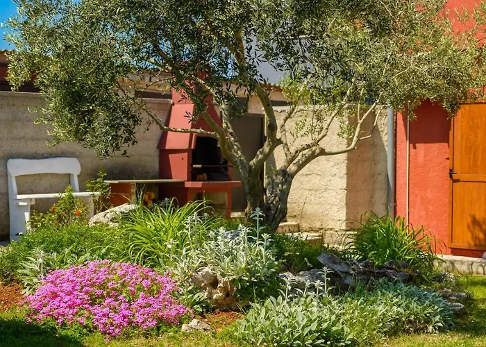 Charming Stone Carla Near The Sea And Town By Wiibuk * Pula